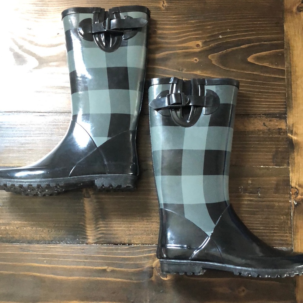 Rain boots